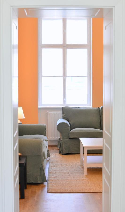 Spacious And Comfy With 3 Bedrooms Apartment