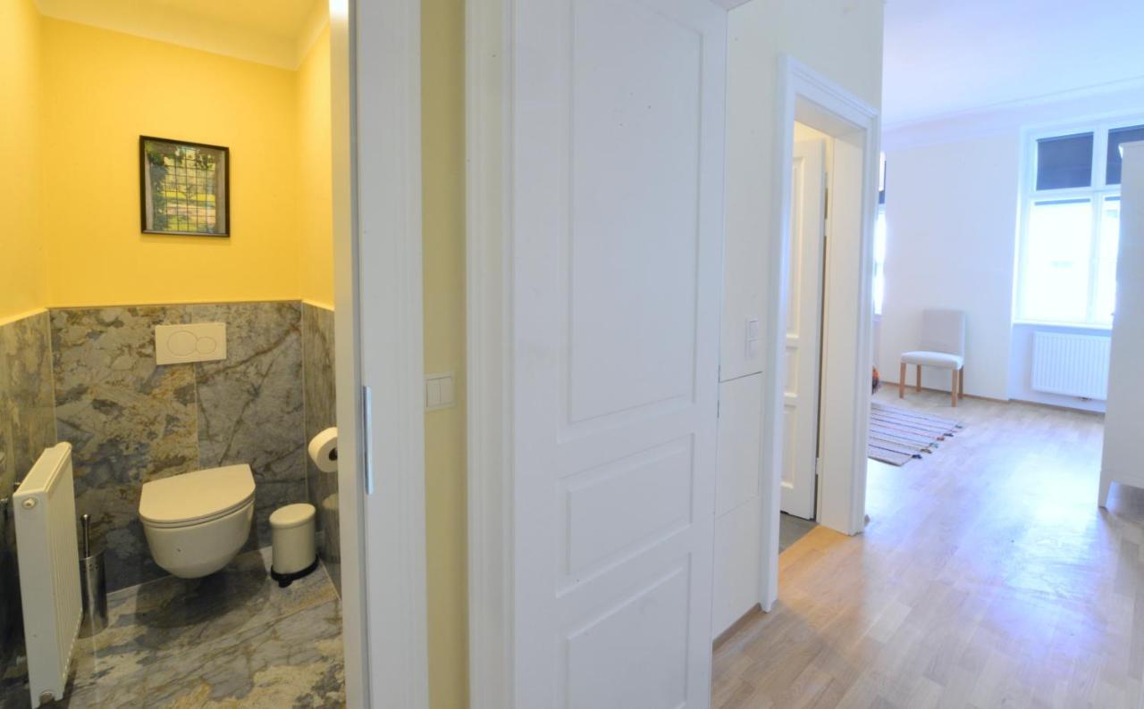 Spacious And Comfy With 3 Bedrooms Apartment Vienna