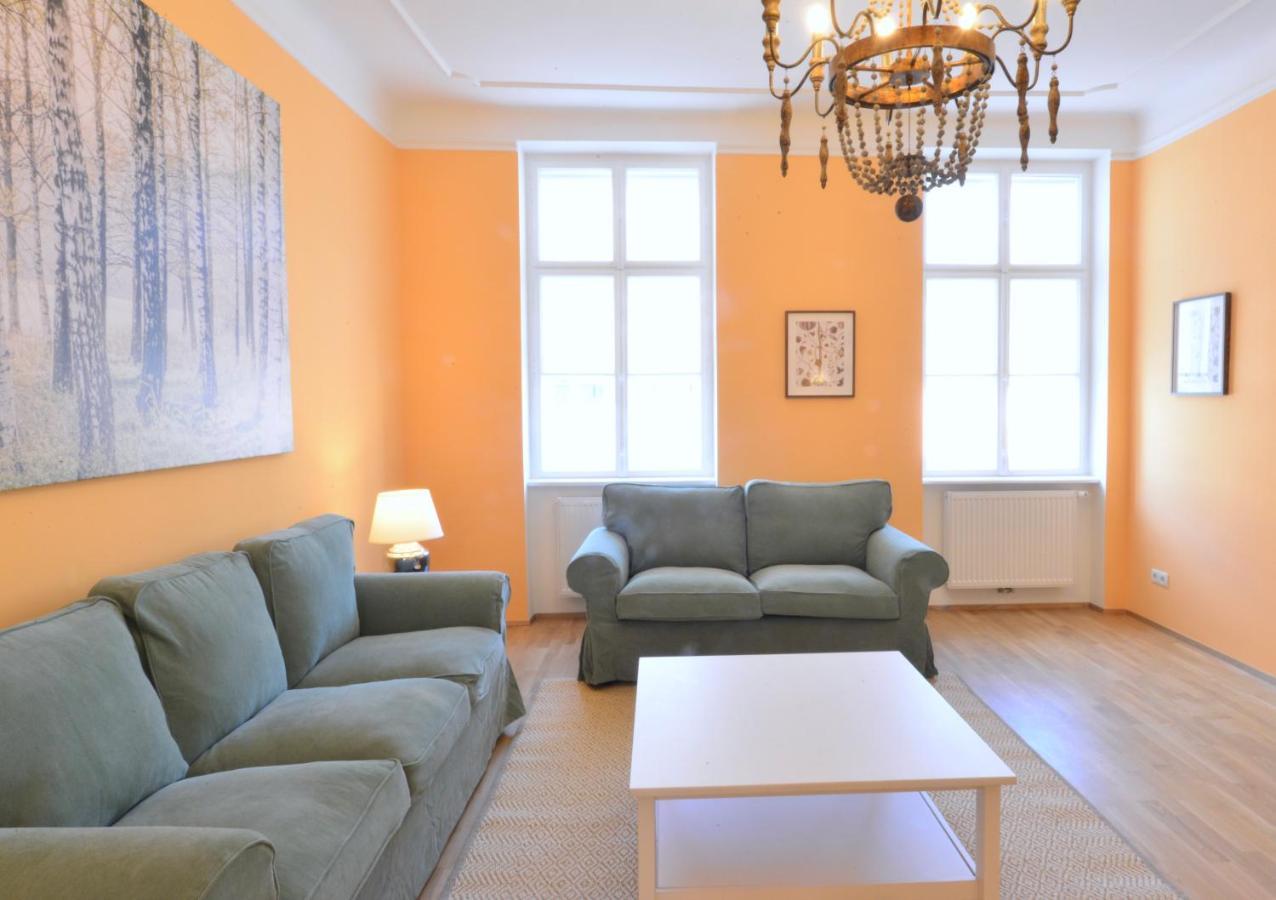 Apartment Spacious And Comfy With 3 Bedrooms *